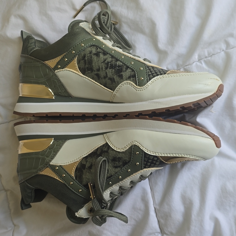 Michael Kors Green and White Sneakers Women's 8 1/2. - Picture 4 of 5